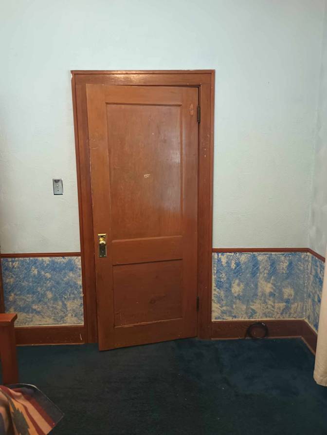 Eric Peterson's room
