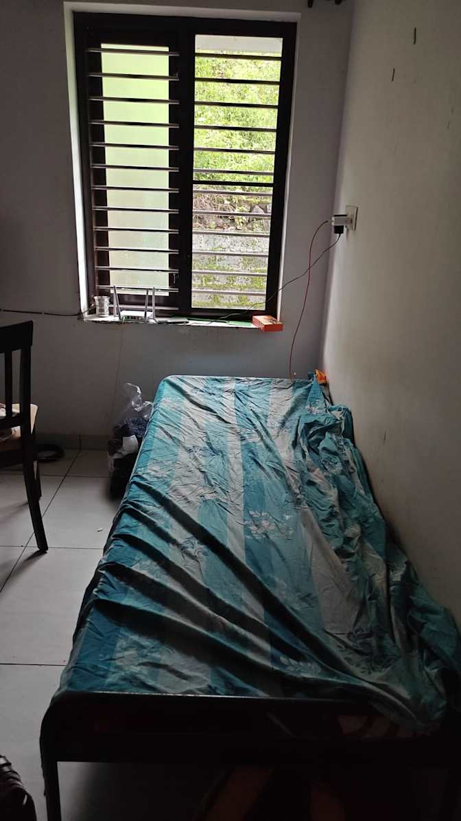 Ajai Thomas's room