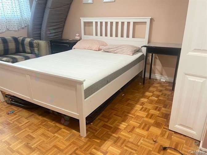 THI THANH HUE NGUYEN's room