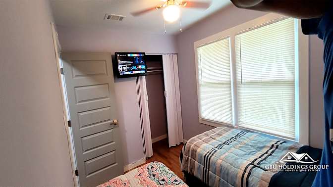 GBU Holdings Group's room