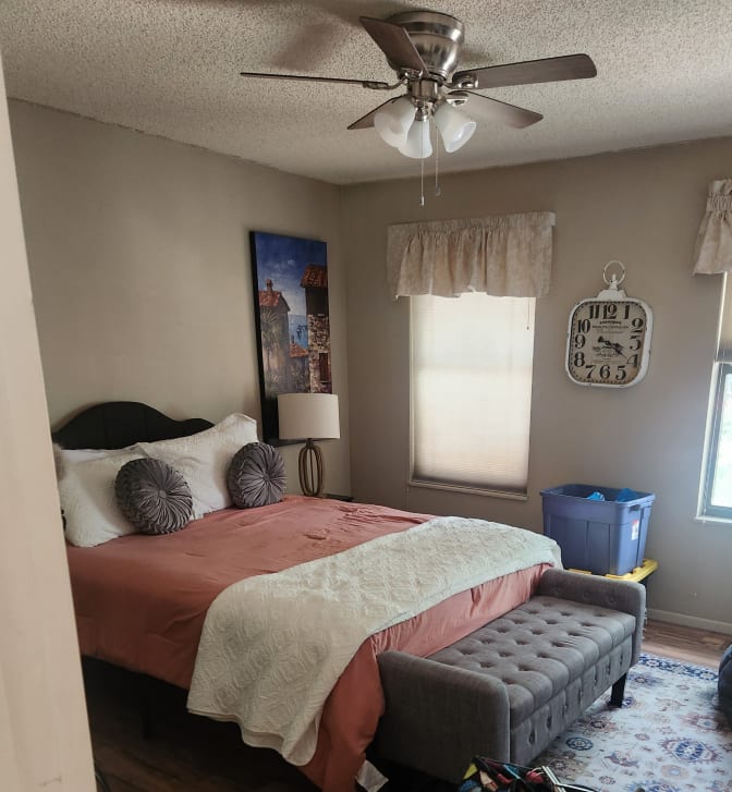 Suzanne's room