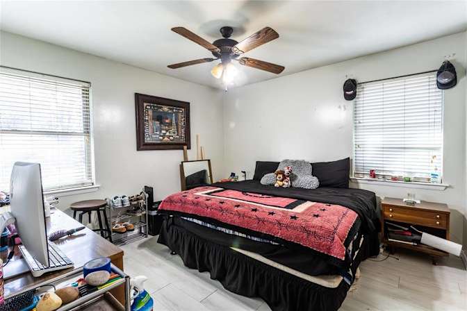Charming Fully Remodeled Downtown Plano's room
