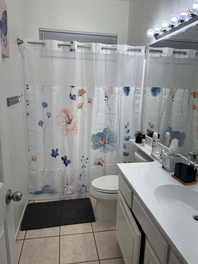 Mercedes's room