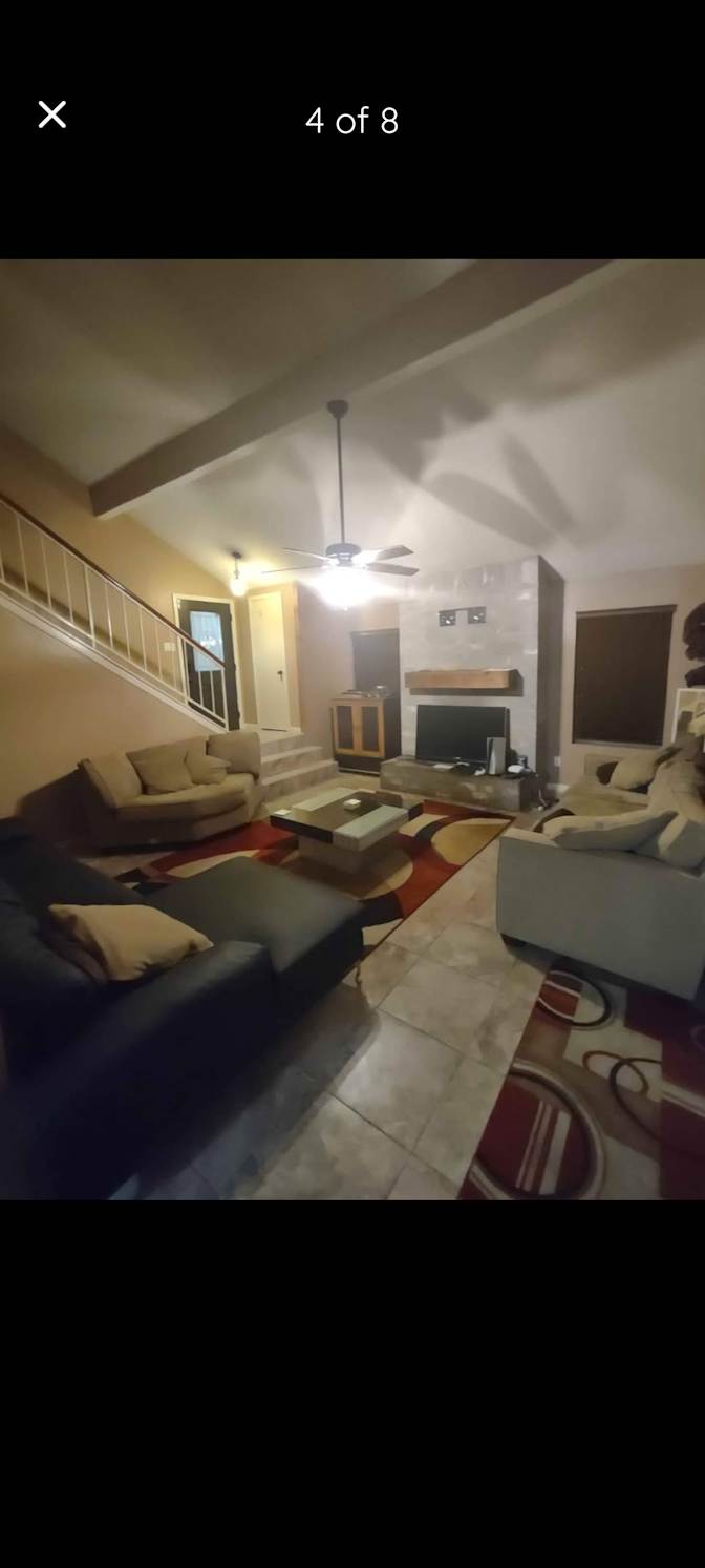 Leslie's room
