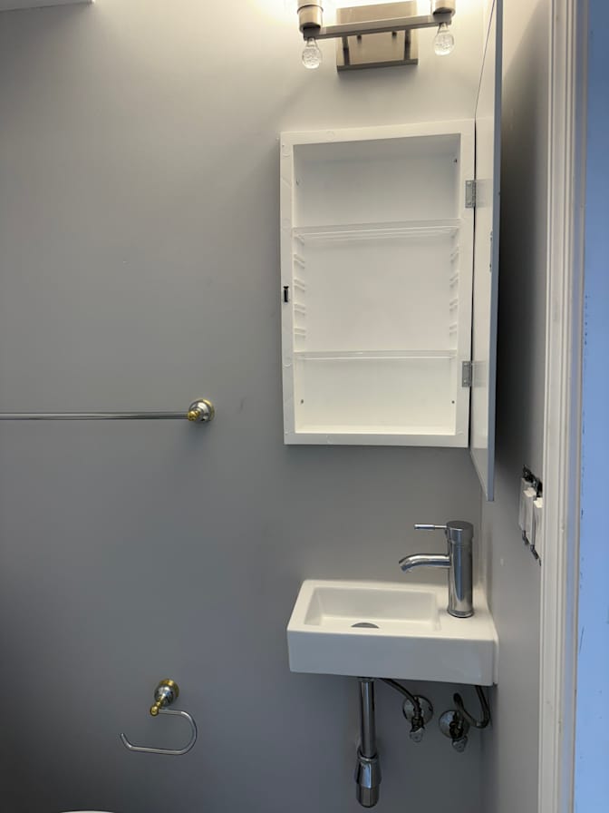 ROOMS IN NORTH BETHESDA MD.'s room