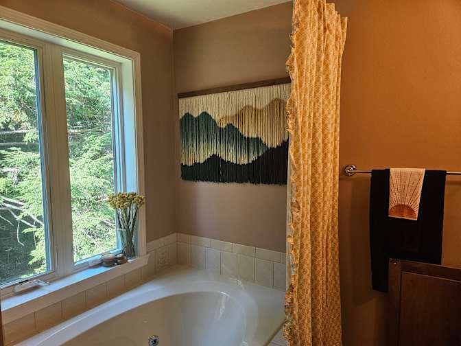 Traci L's room