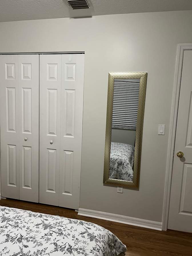 Gris's room