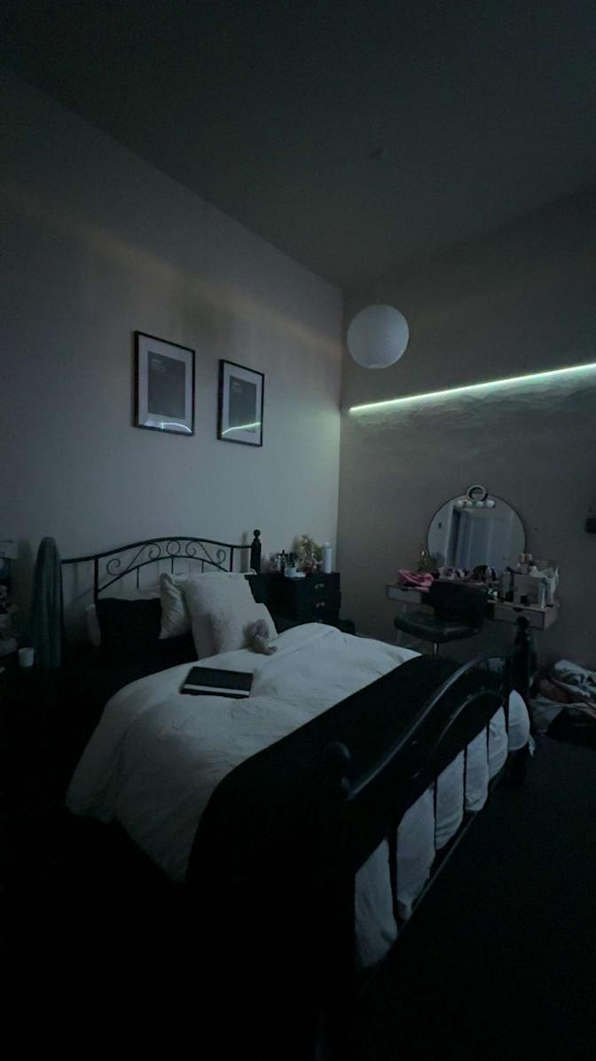 Donae's room