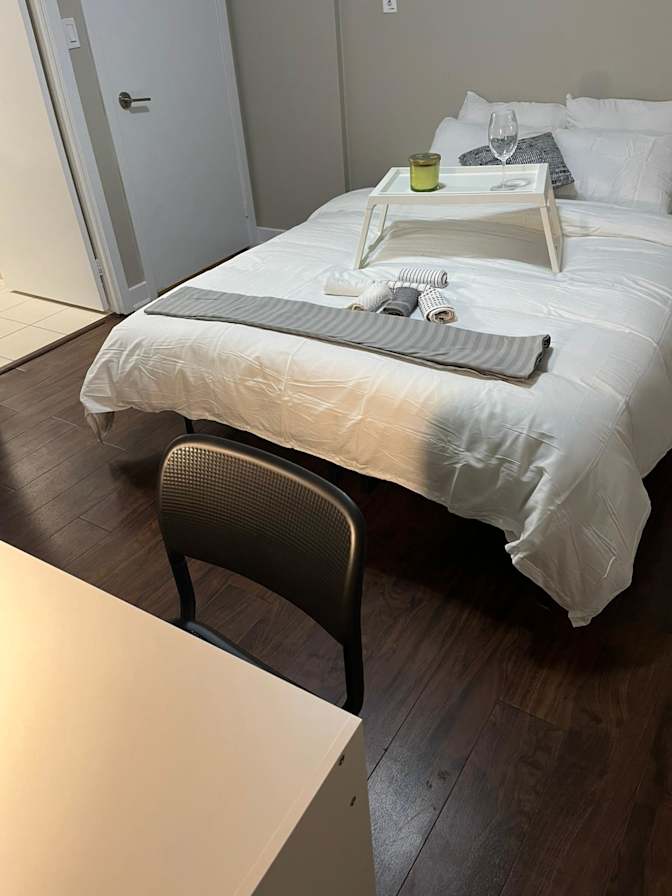 Housingfouryou's room