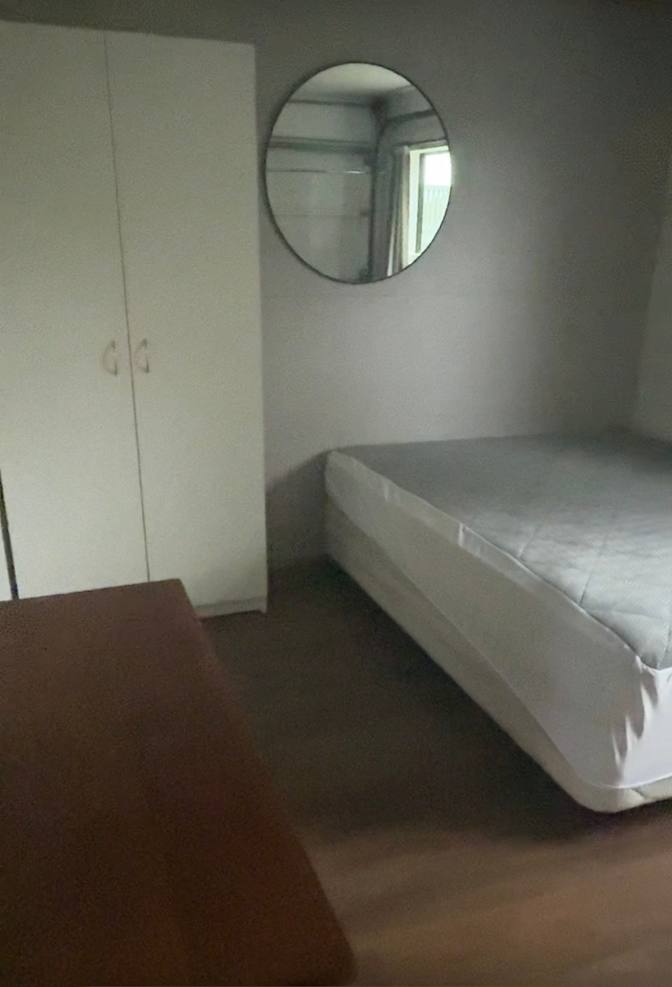 Heni's room