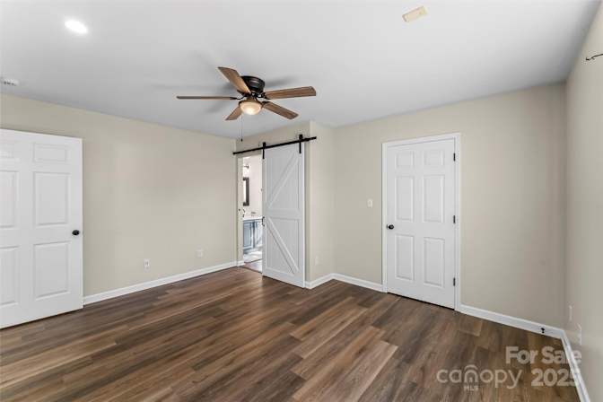 Alcove Rooms's room