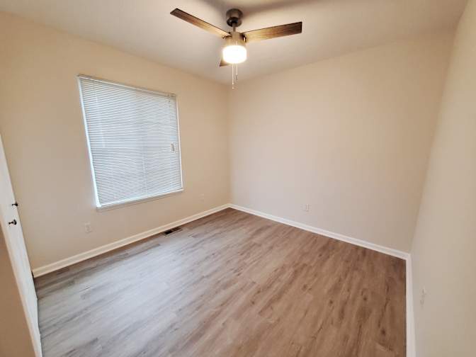 Alcove Rooms's room