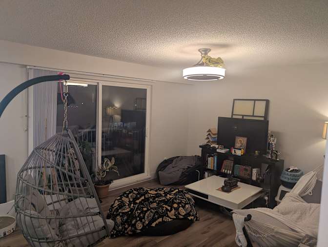 Shen Taschereau's room