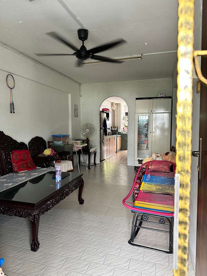 Husen's room