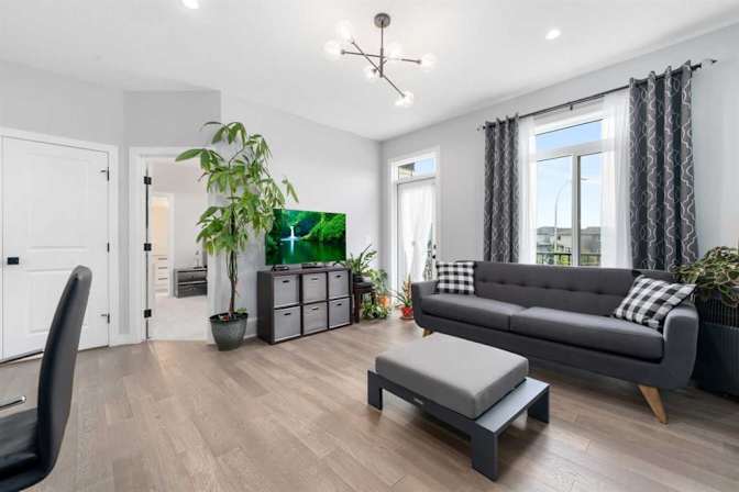 Meng Qiong Huang's room