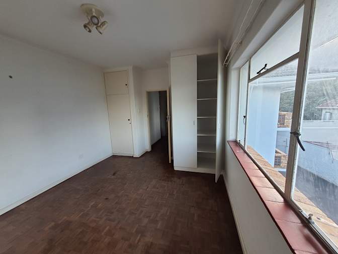 Dereck's room