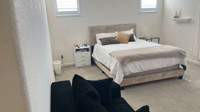 Scott Larson's room