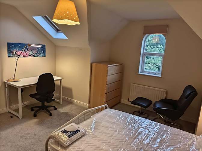 Vic's room