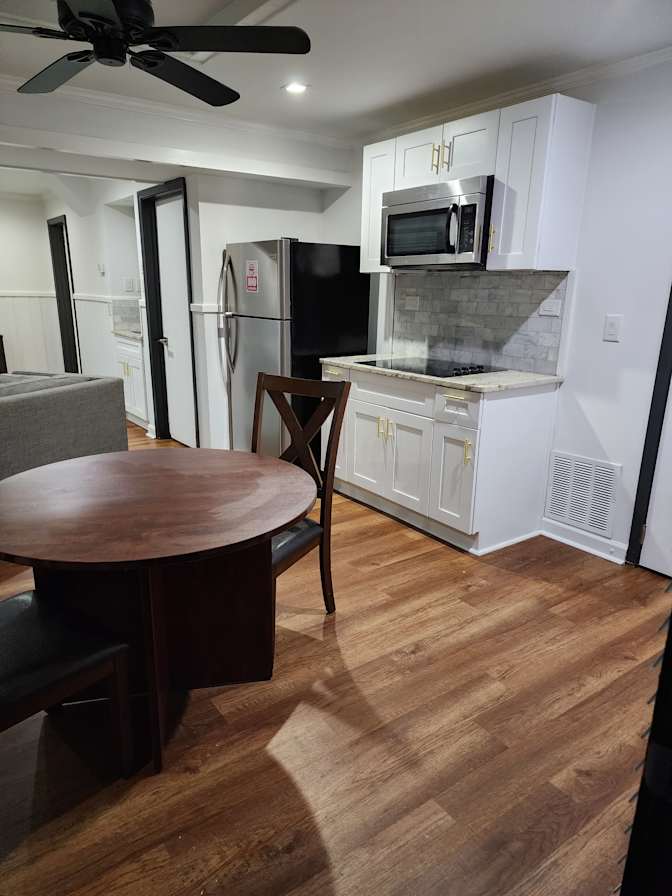 CL&C Property Management and Consulting's room
