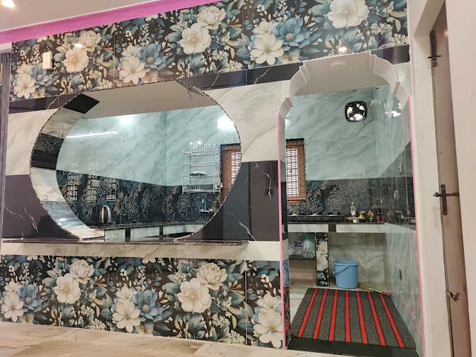 TARAKARAMA's room