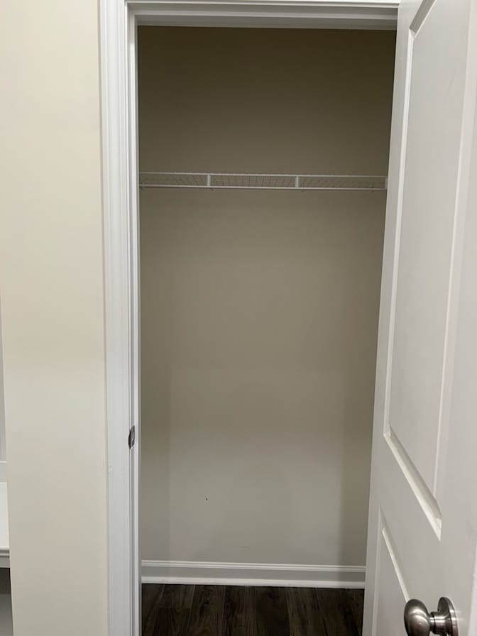 Alcove Rooms's room