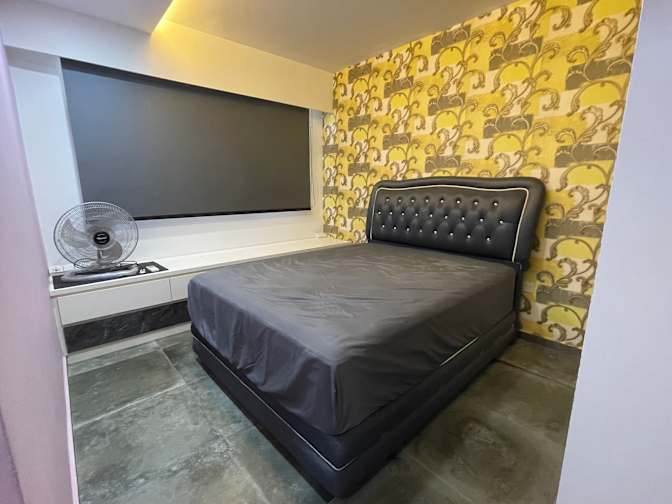 Yen Ping's room
