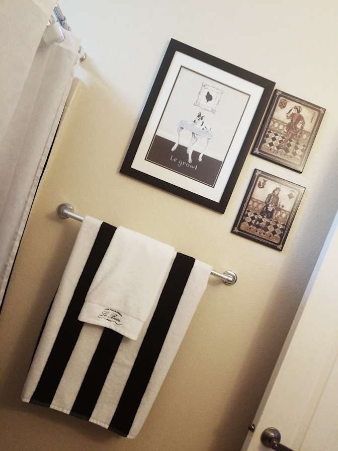 Carmen's room