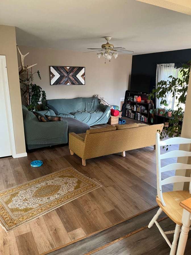 Anaundi K. Borum's room