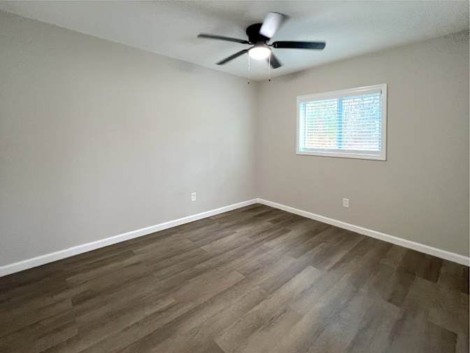 Alcove Rooms's room