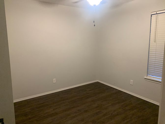 courtney white's room