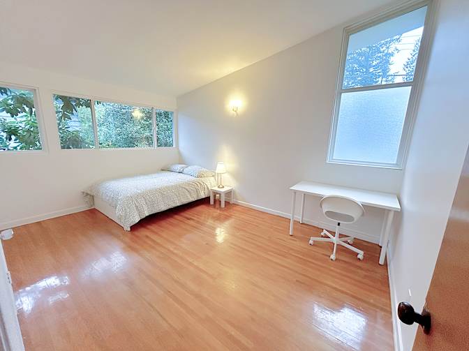 Shirin's room