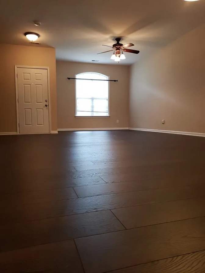 Alcove Rooms's room
