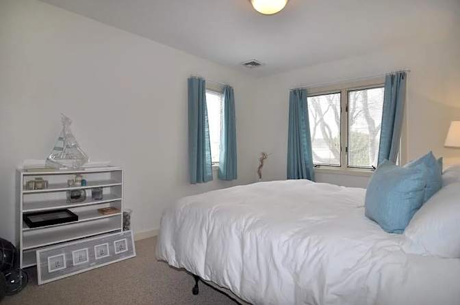 oakley omalley's room