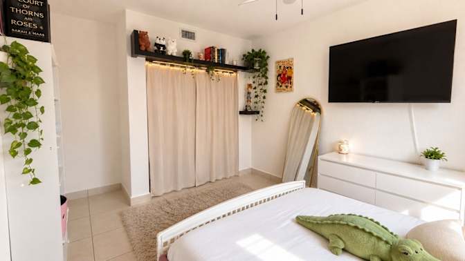 Ana Maria Morales's room