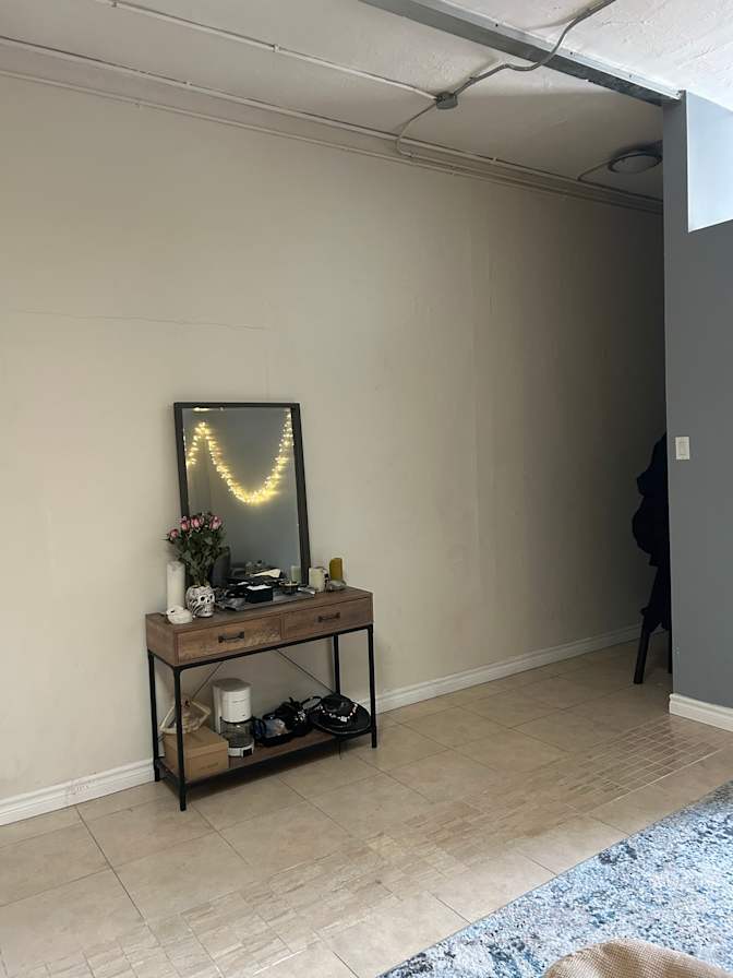 Lily Screaton's room