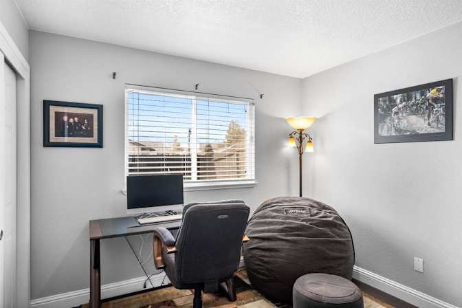 Thomas's room