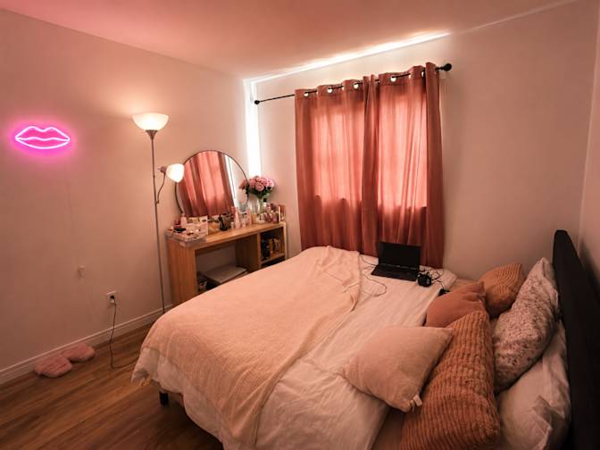 Mo's room