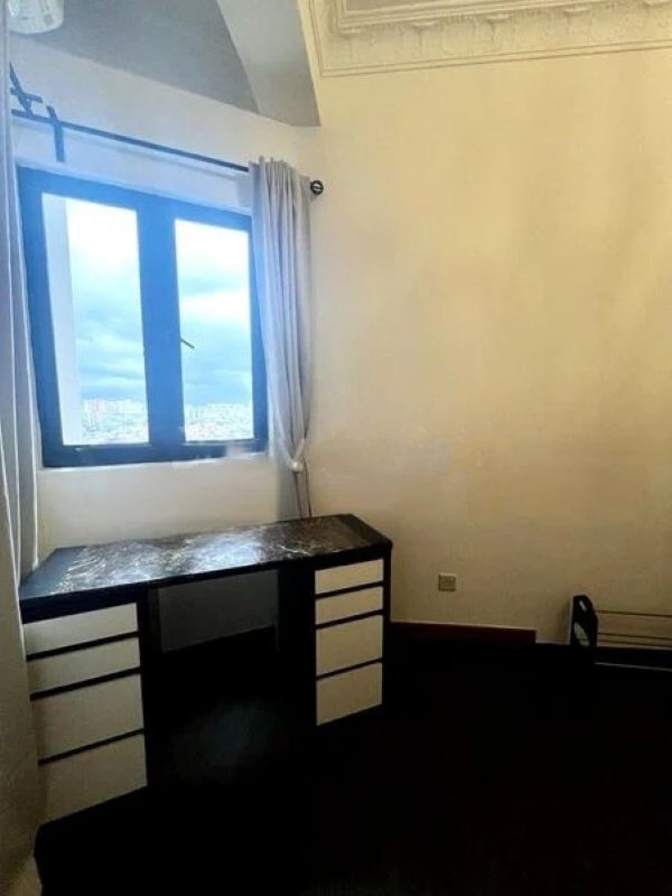 EJ's room