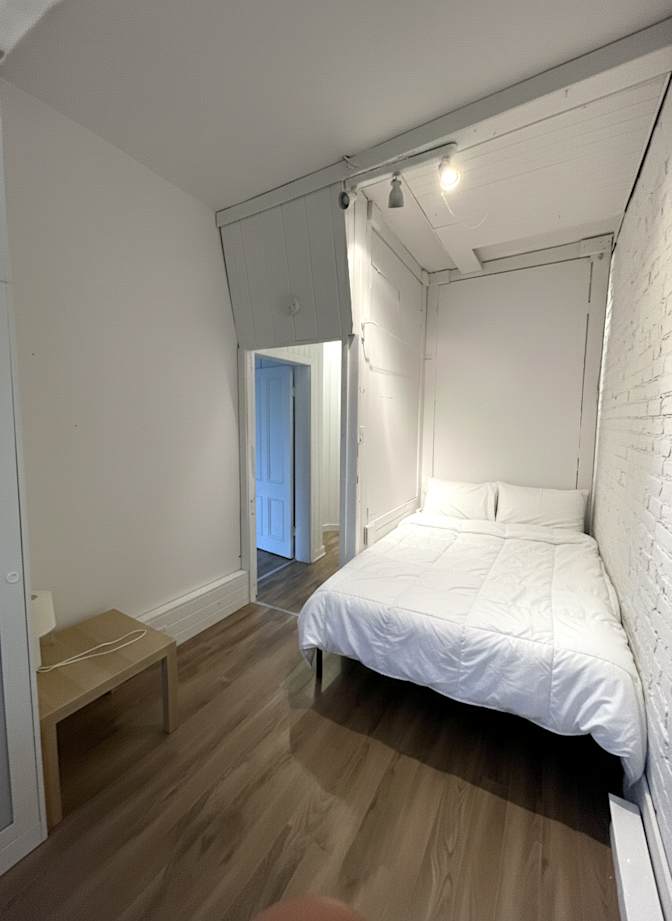 HelloMontreal's room