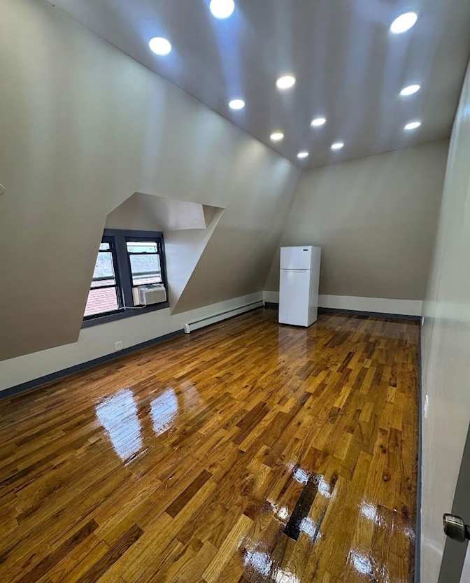 roomforrentinbridgeportct's room