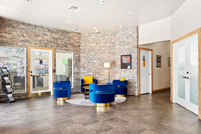 Highland Village Apartments's room