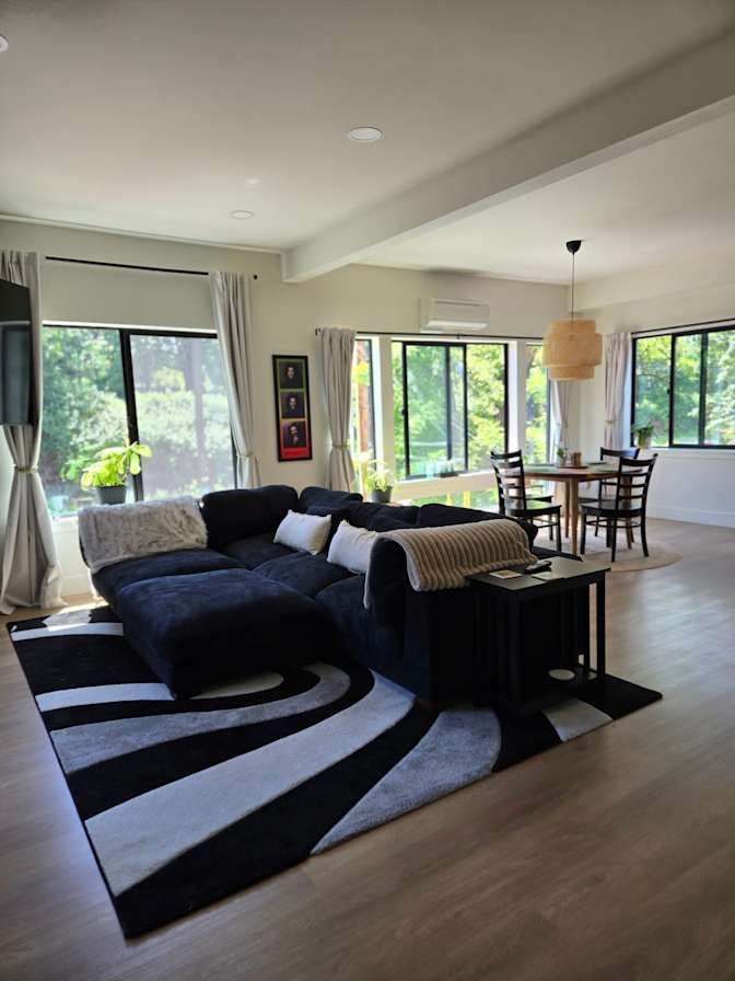 James  Harryhill's room