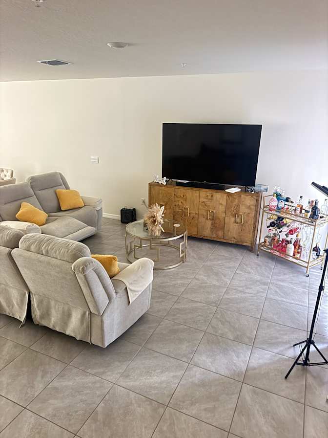 Carla's room