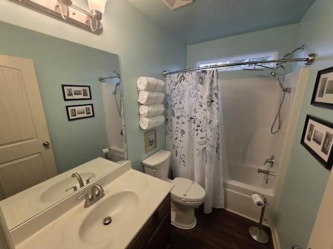 Alcove Rooms's room