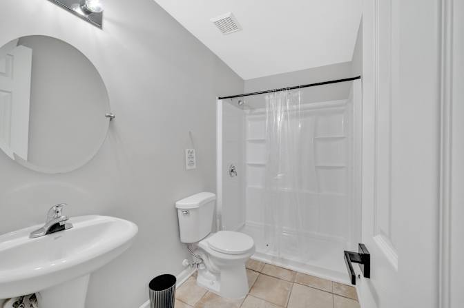lifedoorrentals's room