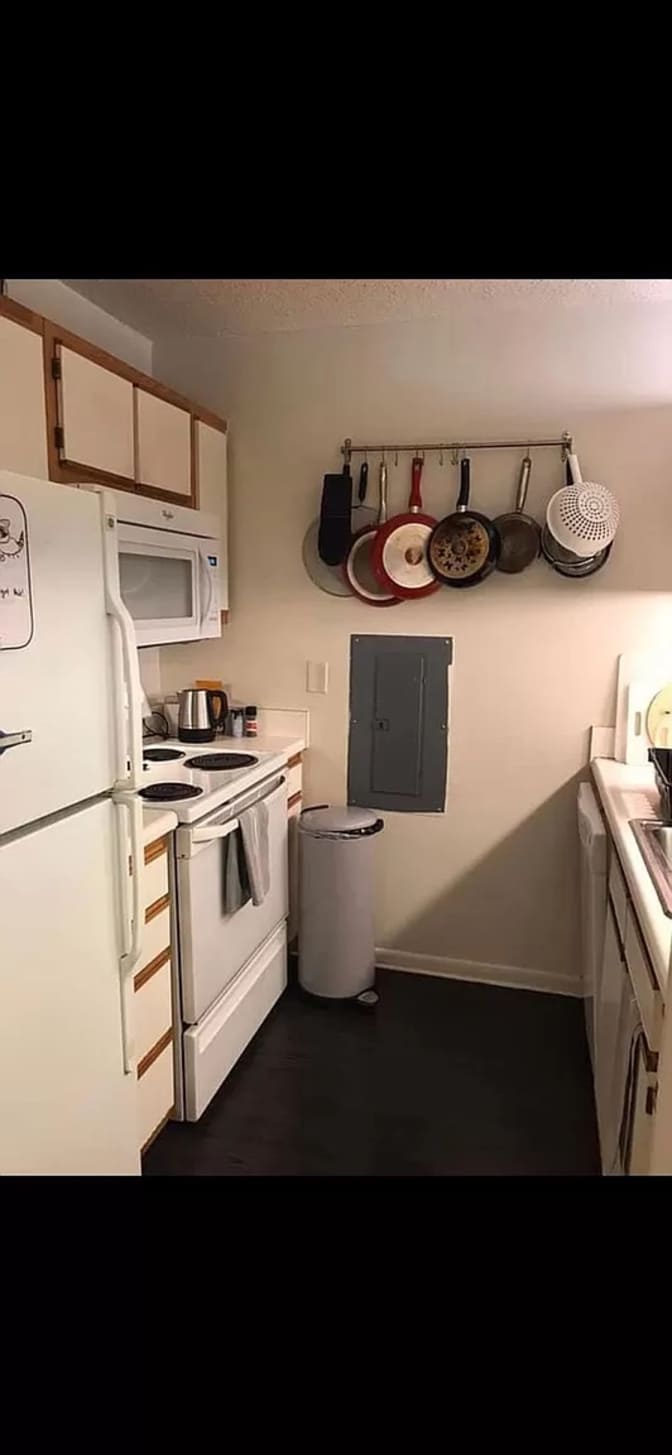 Alcove Rooms's room