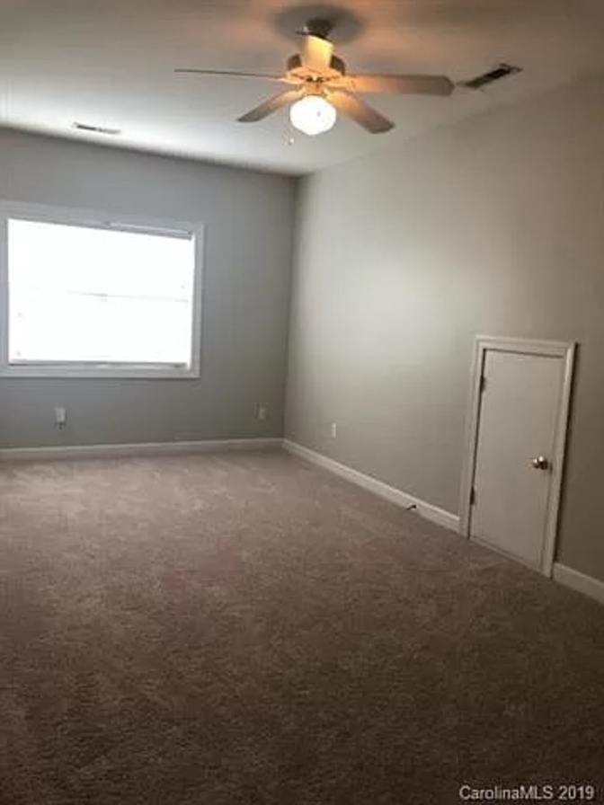 Alcove Rooms's room