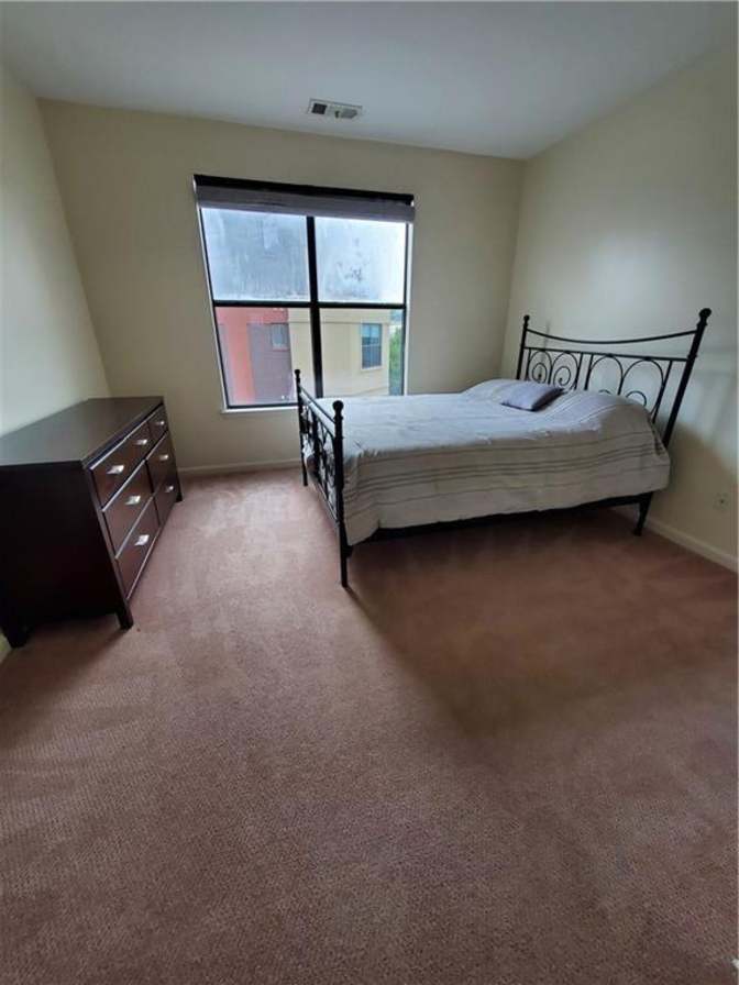 Alcove Rooms's room