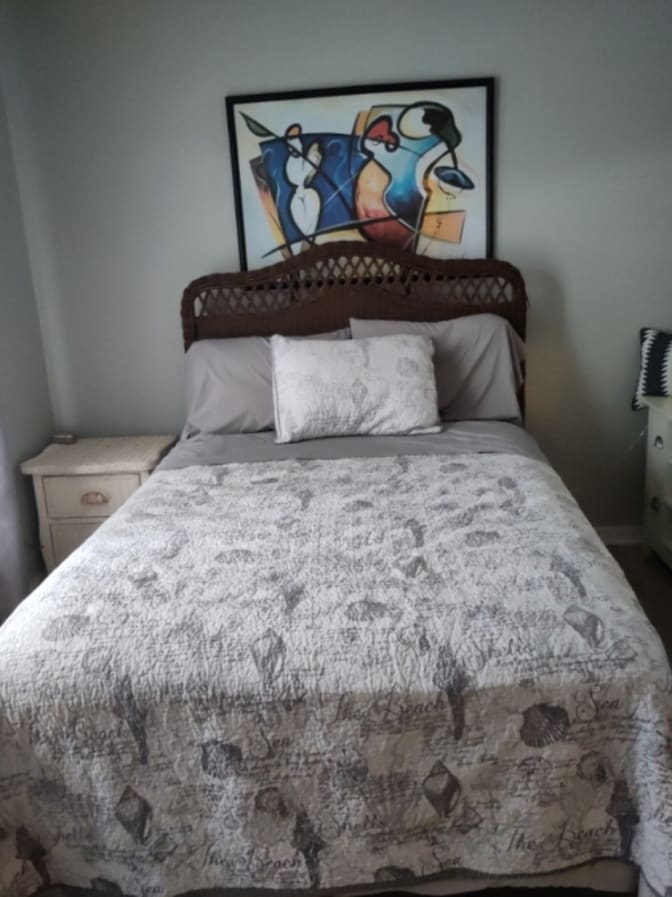 Tunde's room