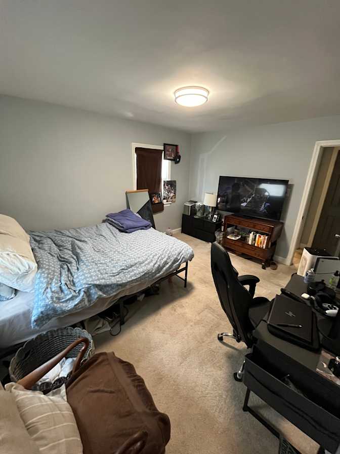 Leon's room